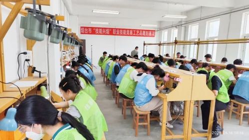 烟台城乡建设学校成功承办工艺品雕刻工职业技能竞赛