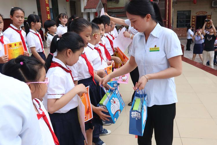 南宁市扶壮学校"爱眼教室"视力康复明星表彰会专题报道 - 美篇