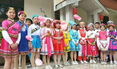 扶壮学校美食展，传承文化献爱心——扶壮学校的暖心实践