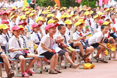 区妇联赴南宁市扶壮学校举办儿童节慰问演出